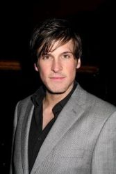 Фото №1 Джиллз Алдерсон